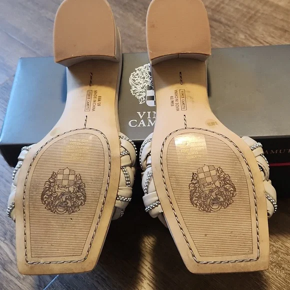 Vince Camuto heel sandals 8.5 - Picture 3 of 4